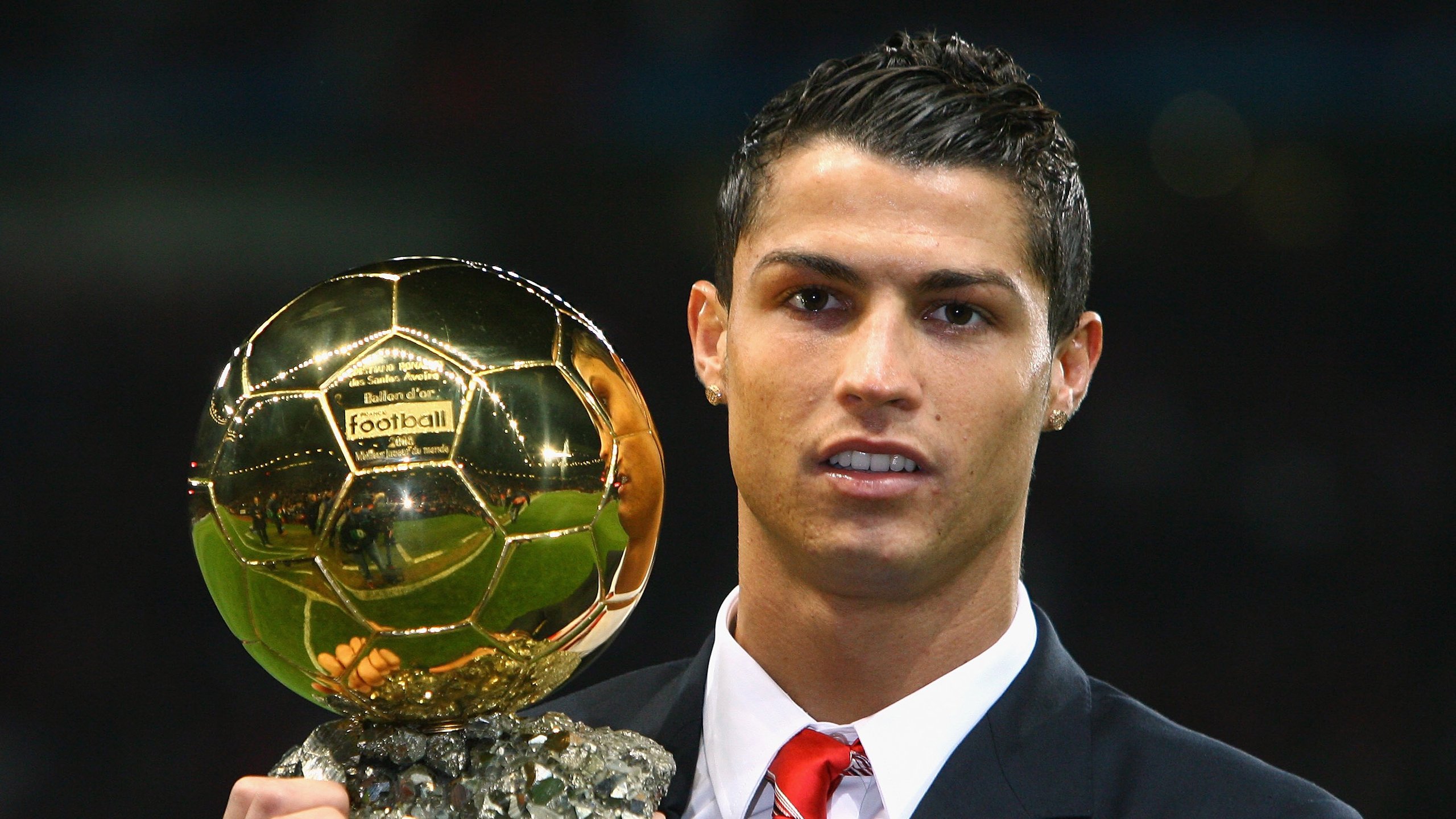 B费本赛季英超28次创造良机是所有球员中最多,英超赛季收入