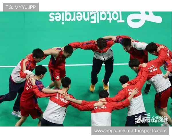 羽毛球场外奇迹!那只羽毛球竟被它奇迹般救回,场馆瞬间疯狂 羽毛球场外奇迹!那只羽毛球竟被它奇迹般救回,场馆瞬间疯狂