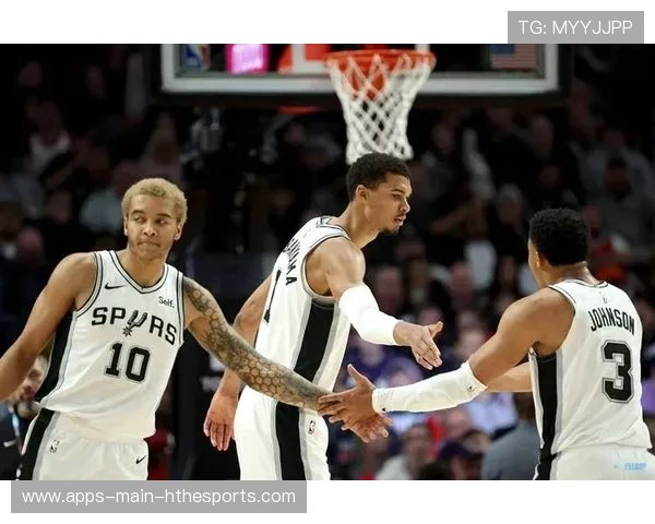 马刺教练组的调教真好，年轻人都长球了，2021年马刺教练组