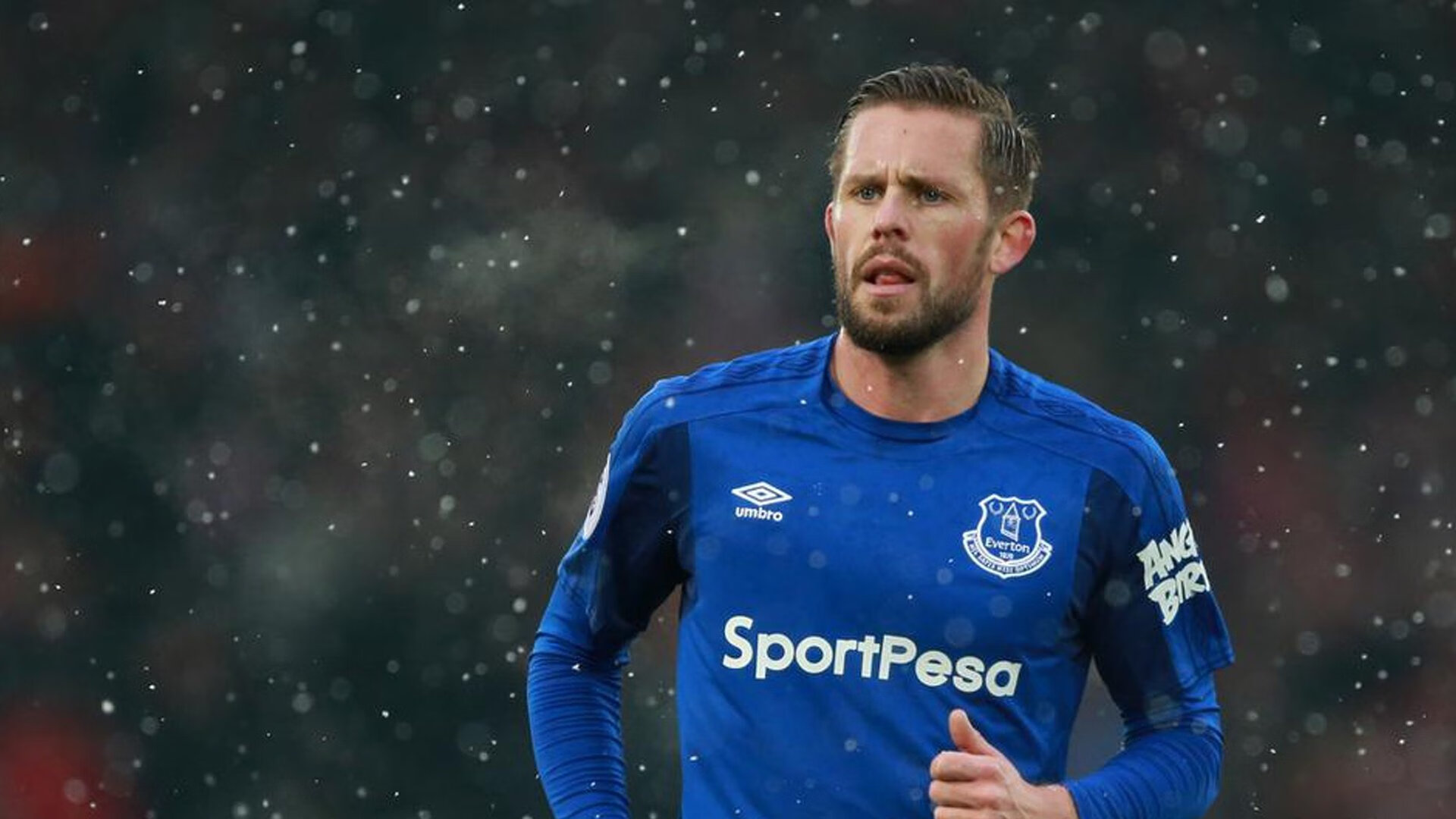 hth-7400万英镑买来2球前锋？曼联新援塞斯科陷入霍伊伦式质疑，曼联vs伊斯坦